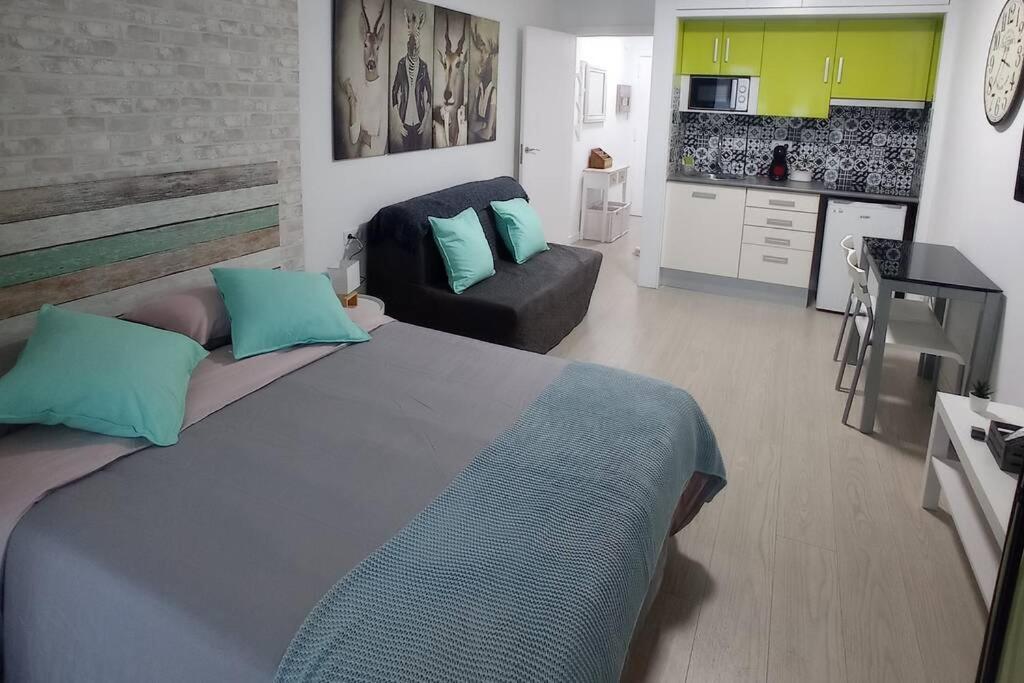 Apartamento Con Piscina A 2 Minutos De La Playa!!! Lloret de Mar Bagian luar foto