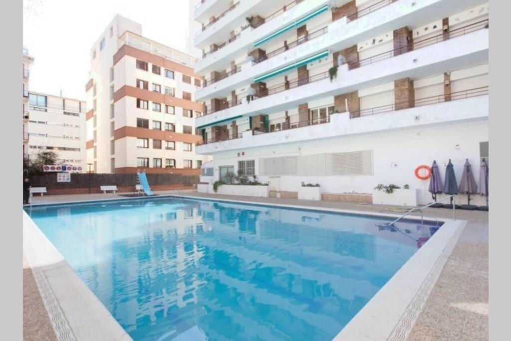 Apartamento Con Piscina A 2 Minutos De La Playa!!! Lloret de Mar Bagian luar foto
